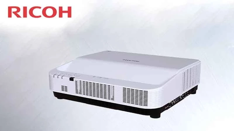 بررسی ویدئو پروژکتور Ricoh UHL3660 UST